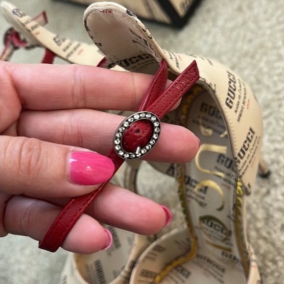 Woman’s Gucci Heels size 37 - Picture 3 of 9